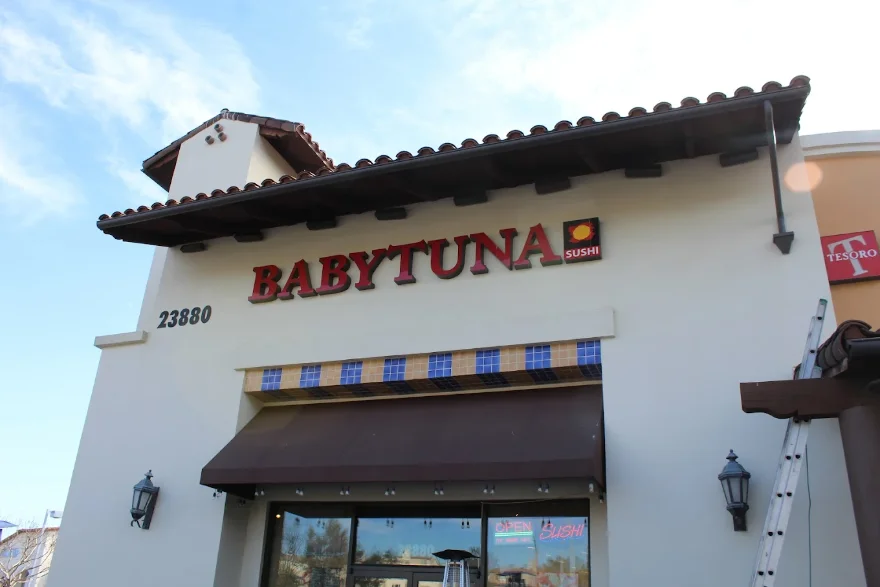 Restaurant interior — build and run